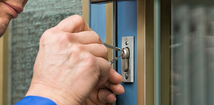 Ouverture de porte claquée à Paris